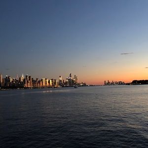 Meet your Posher, Abi